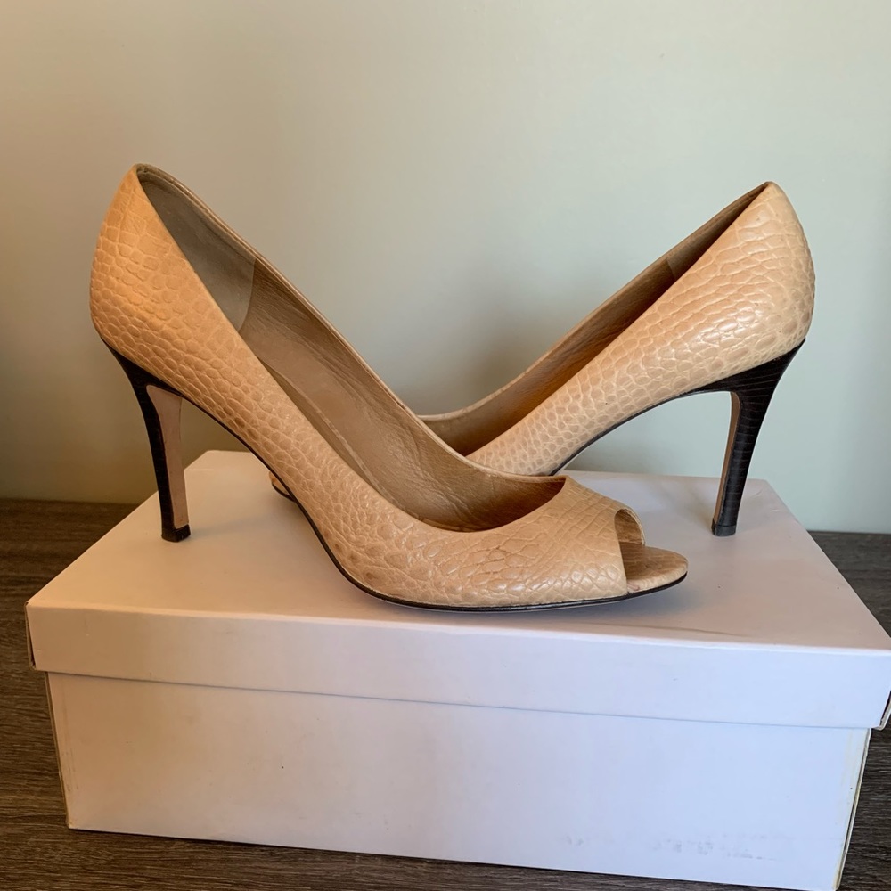 Ann Taylor leather peep toe 3.5” heels, sz 9.5, excellent condition.